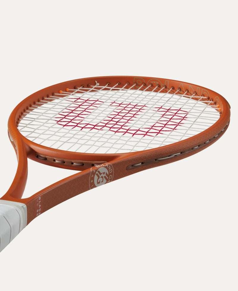 Wilson Roland Garros Blade 98 16x19 V9 (305g)